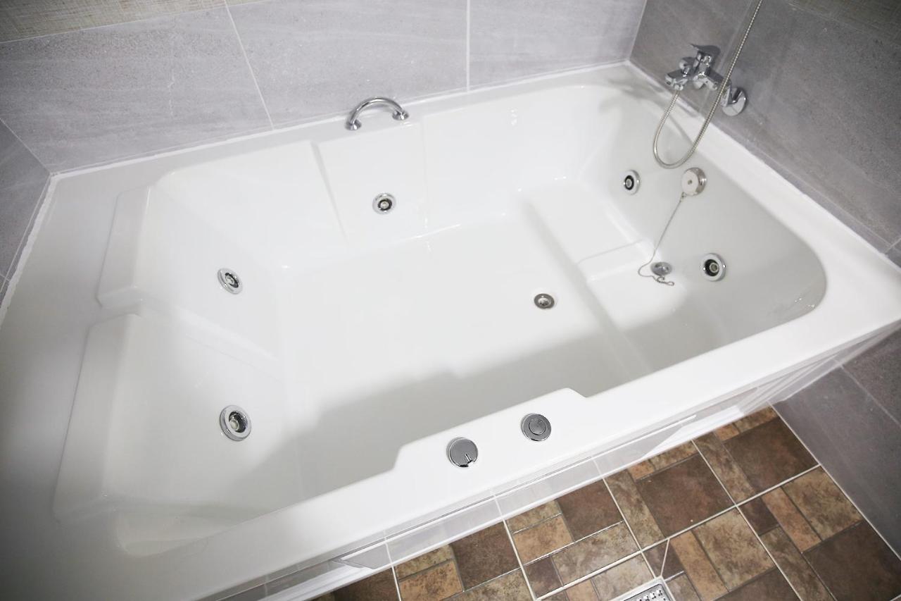 Seosan Iris Hotel מראה חיצוני תמונה