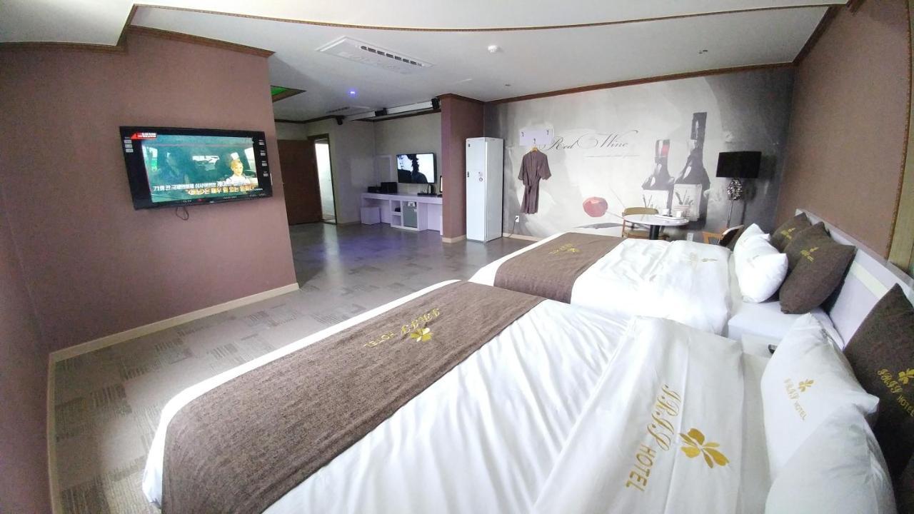 Seosan Iris Hotel מראה חיצוני תמונה