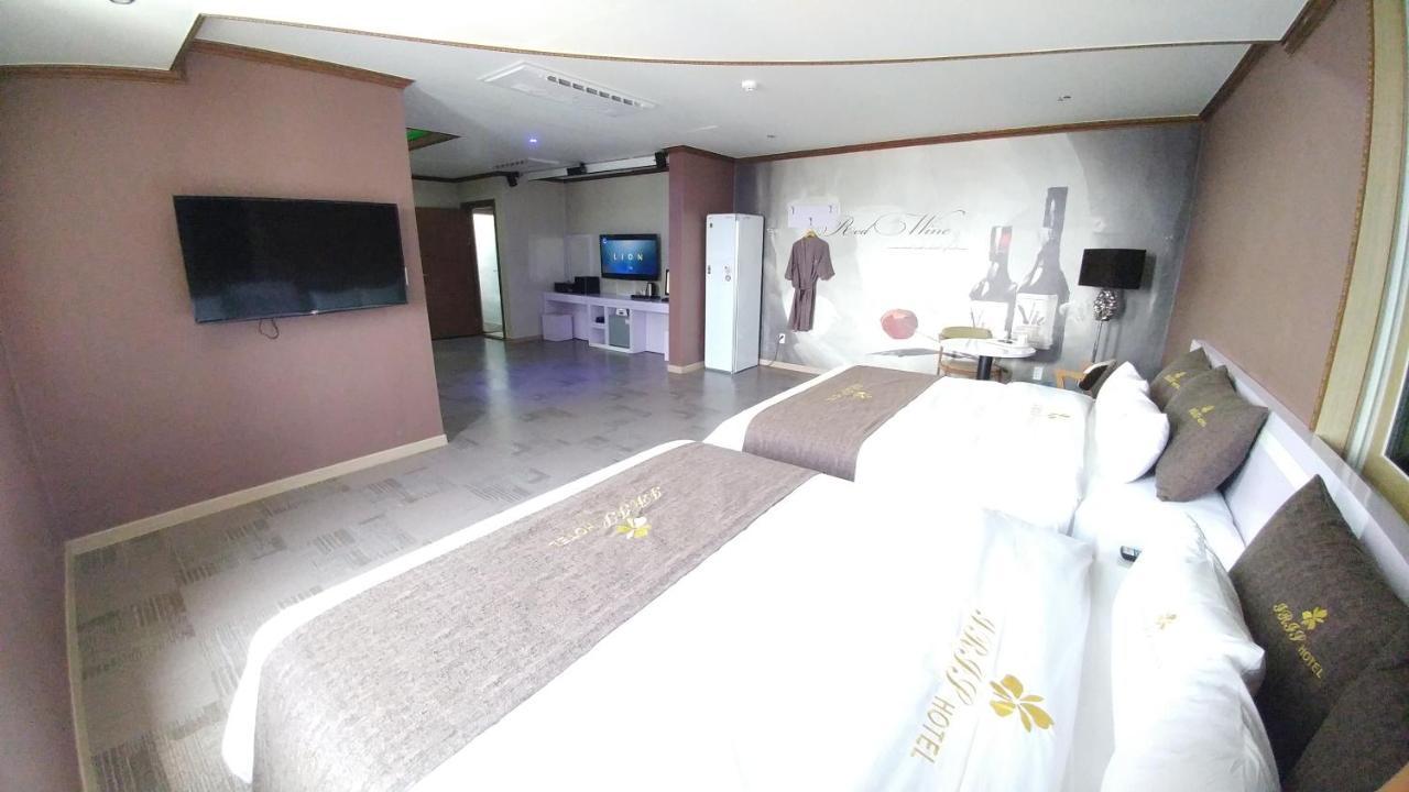 Seosan Iris Hotel מראה חיצוני תמונה